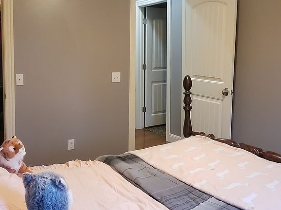 5th image of 6 Newford Ln