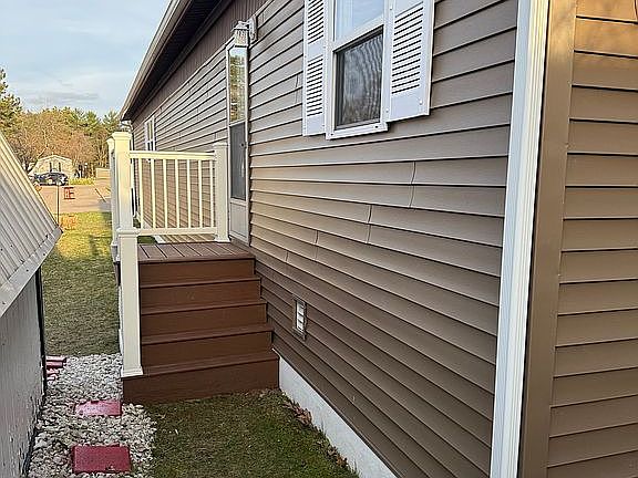 5th image of 875 W Grand River Ave #79