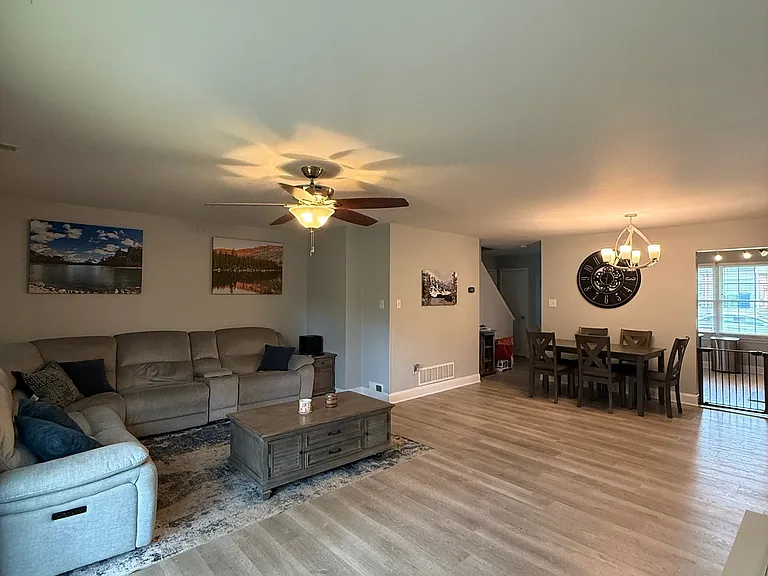 233 Lafayette Dr — Photo 3