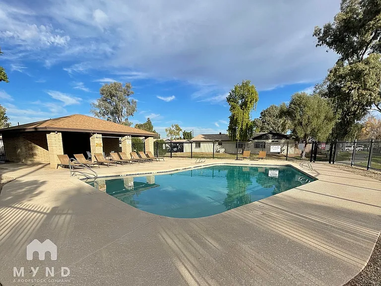 1014 W Malibu Dr — Photo 18