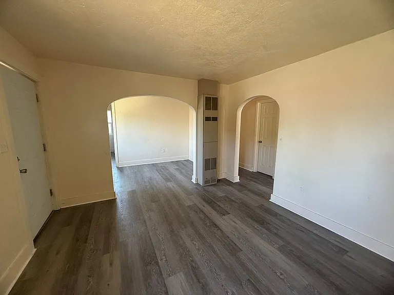 3916 Clinton Ave — Photo 4