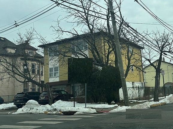 5th image of 367 W Clinton St