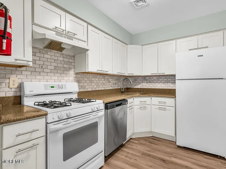 1 Central Ave #8 — Photo 8