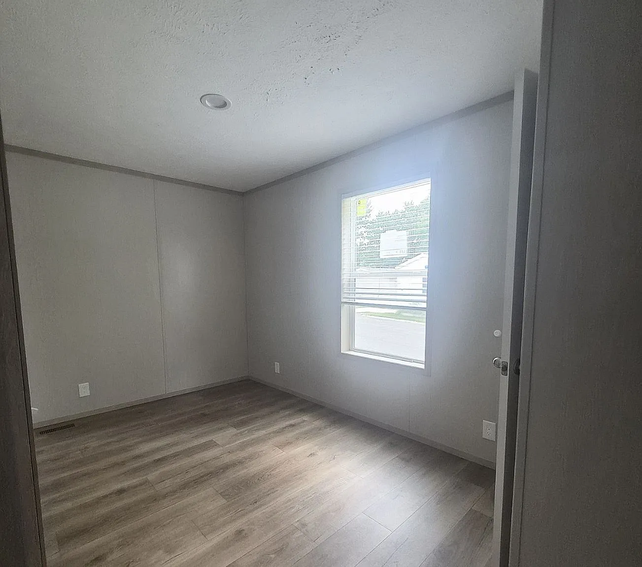 2 bed, $859 — Photo 3