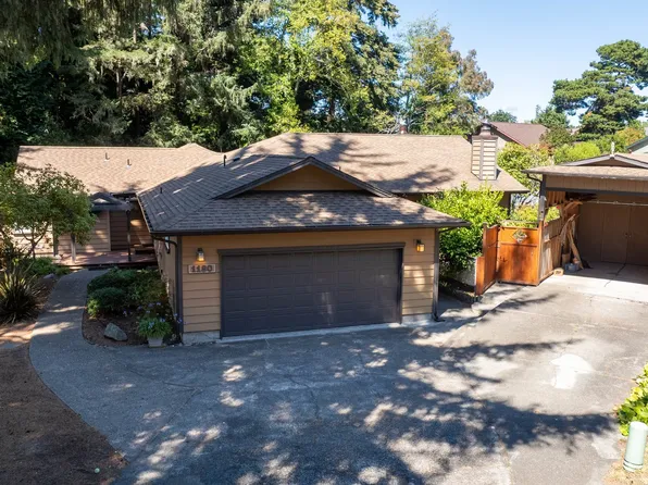 1180 Tideview Ter, Coos Bay, OR 97420
