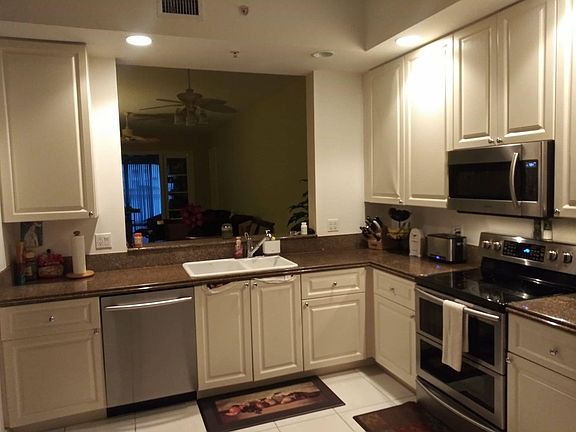 3rd image of 16 Harbour Isle Drive W #105