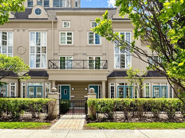 3 Rean Dr #Townhouse 16, Toronto, ON M2K 3C2