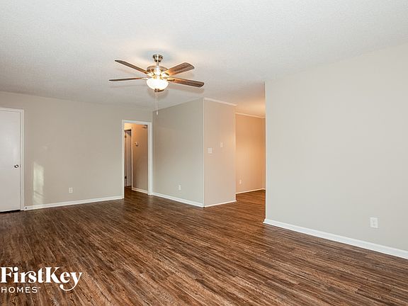4th image of 102 Fairway Dr