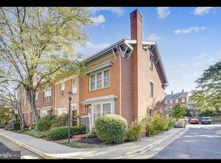 501 Colecroft Ct, Alexandria, VA 22314