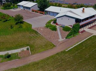 229 River Rd, Glendive, MT 59330