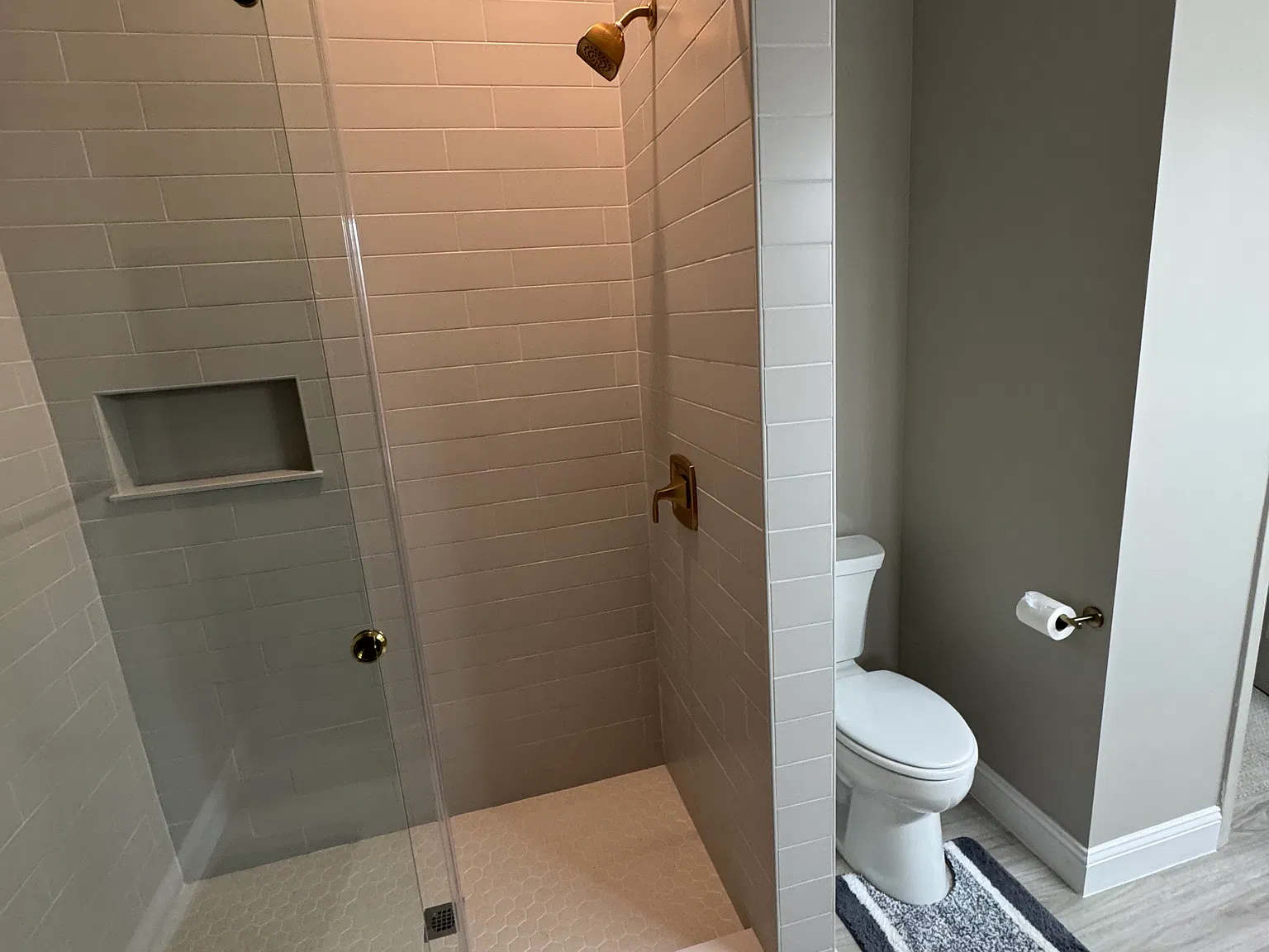 1 bed, 990 sqft, $2,250 — Photo 2
