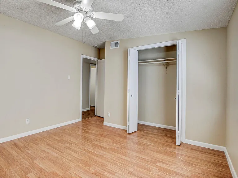 2408 Longview St #211 — Photo 16