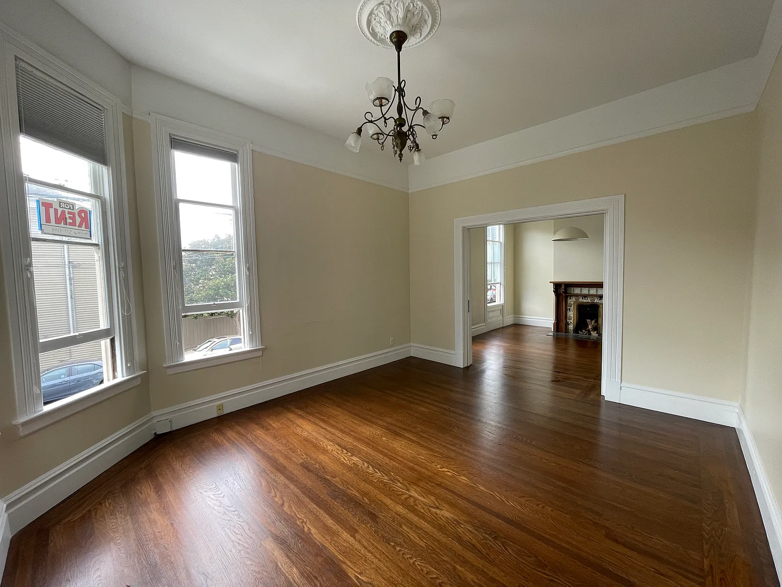 110 Valley St photo 1