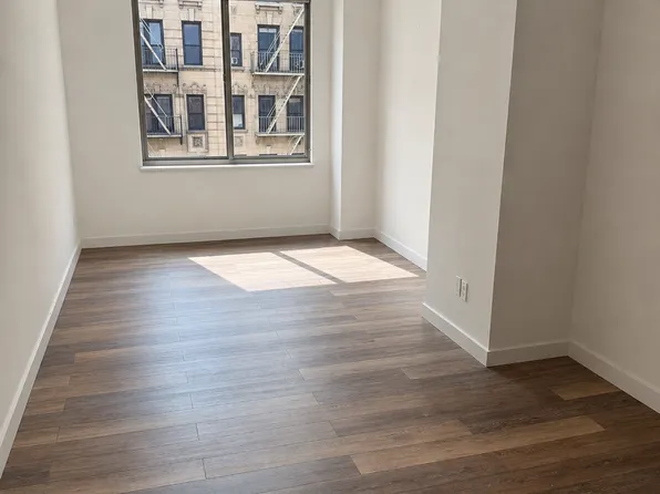 556 Third Avenue image 1 of 6