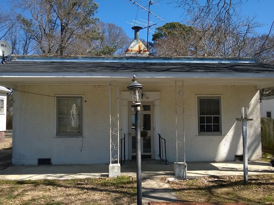 1st image of 723 Mill St