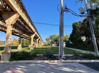 18 E 38th St, Chicago, IL 60653