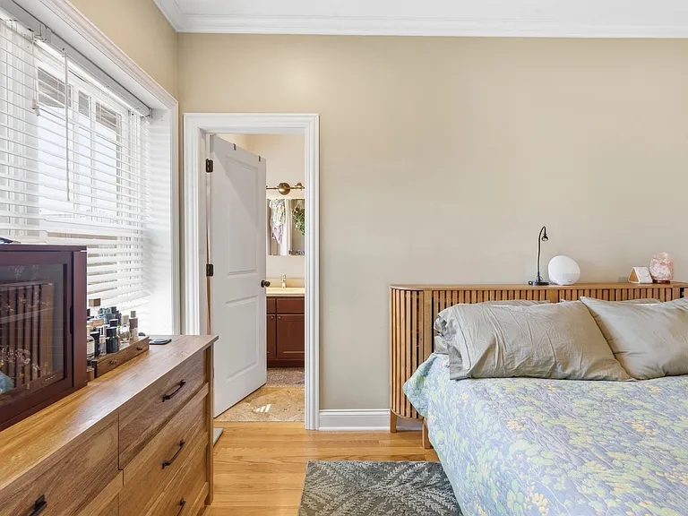 Hinman Court Condos — Photo 46