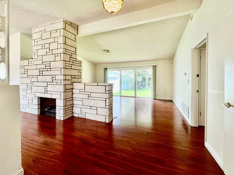 6725 Lennox Ave — Photo 11