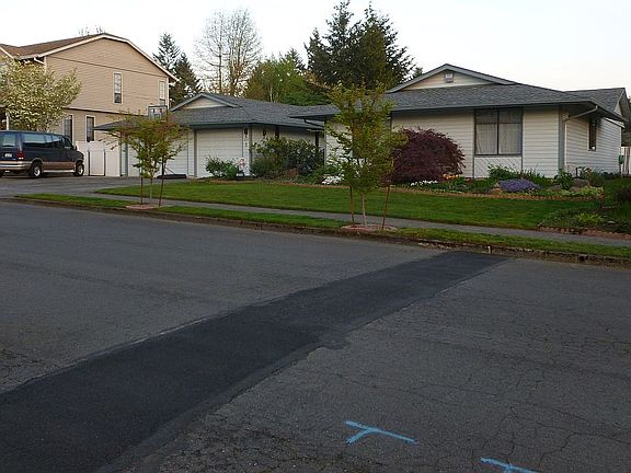 2nd image of 2315 SE Park Crest Ave