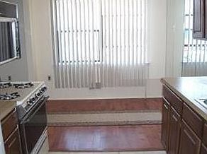 5th image of 142-D Beverly Hill Ter