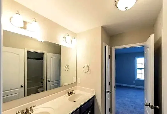 113 Tellmont St — Photo 12