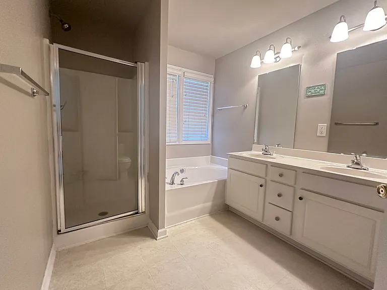 407 Heritage Village Ln — Photo 6