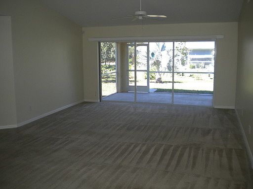 4th image of 1822 NE 5th Ave