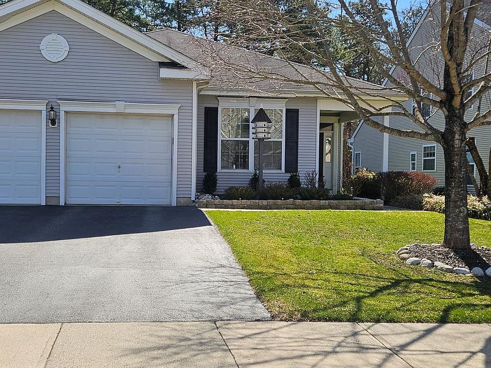 1st image of 434 Golf View Dr