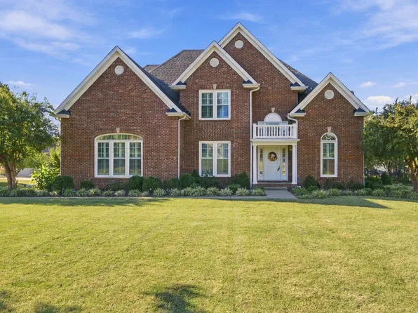 412 Treemont Dr, Clarksville, TN 37043