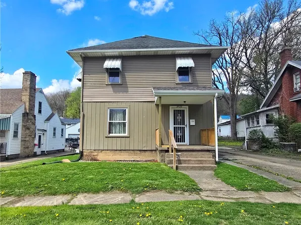 1720 Chestnut St, Coshocton, OH 43812