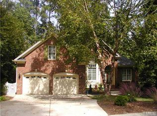 406 Manor Ridge Dr, Chapel Hill, NC 27510