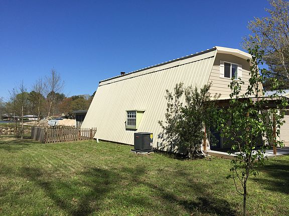 2nd image of 3925 Peninsula Dr