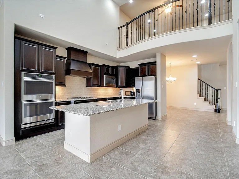 24111 Valencia Ridge Ln — Photo 16