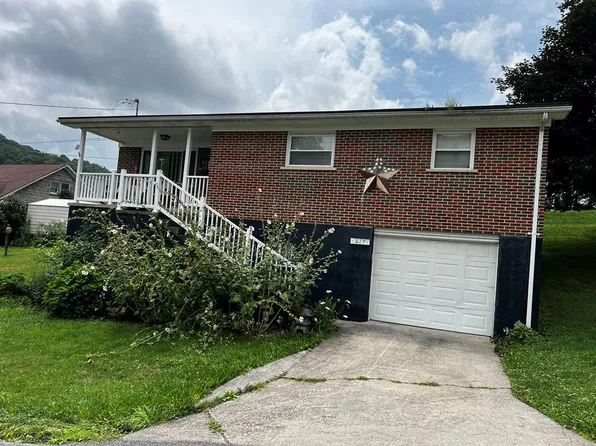 217 Basham St, Sophia, WV 25921
