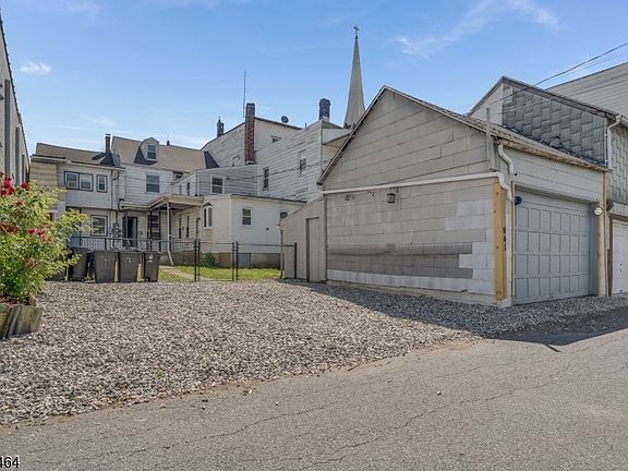 3rd image of 441 S Main St