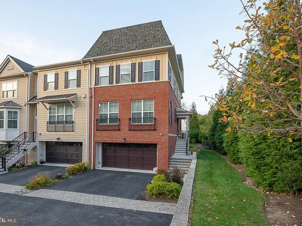 75 S Merion Ave, Bryn Mawr, PA 19010