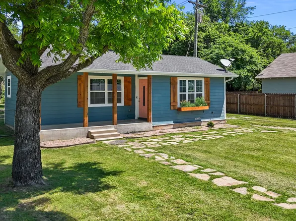 210 W Weatherford St, Weatherford, TX 76086