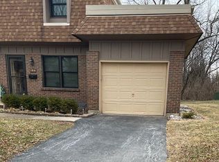 11816 Sologne Ct, Maryland Heights, MO