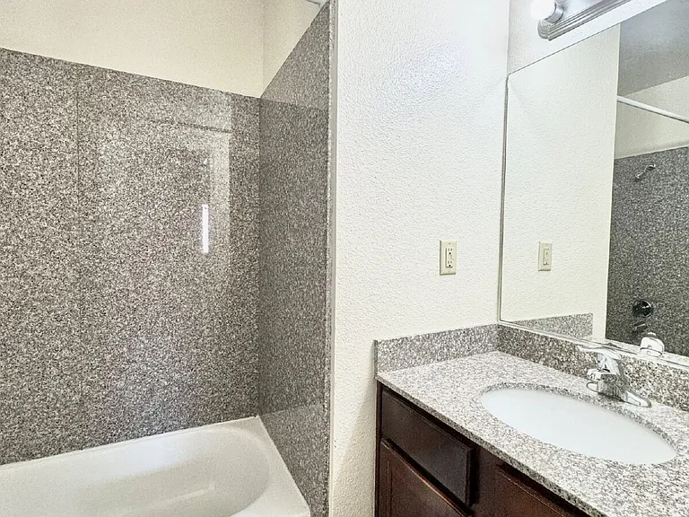 5281 River Glen Dr #222 — Photo 6