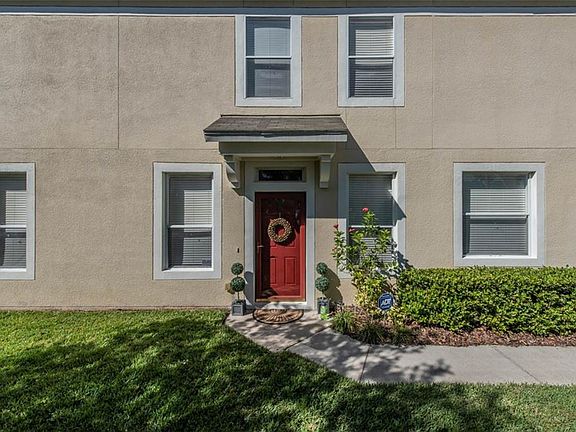 3rd image of 1015 Vista Cay Ct