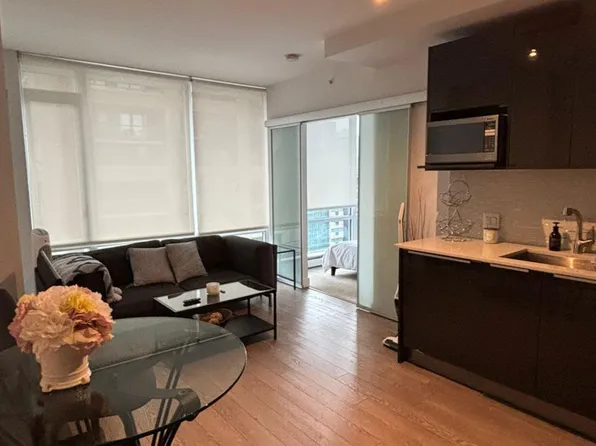 1283 Howe St, Vancouver, BC