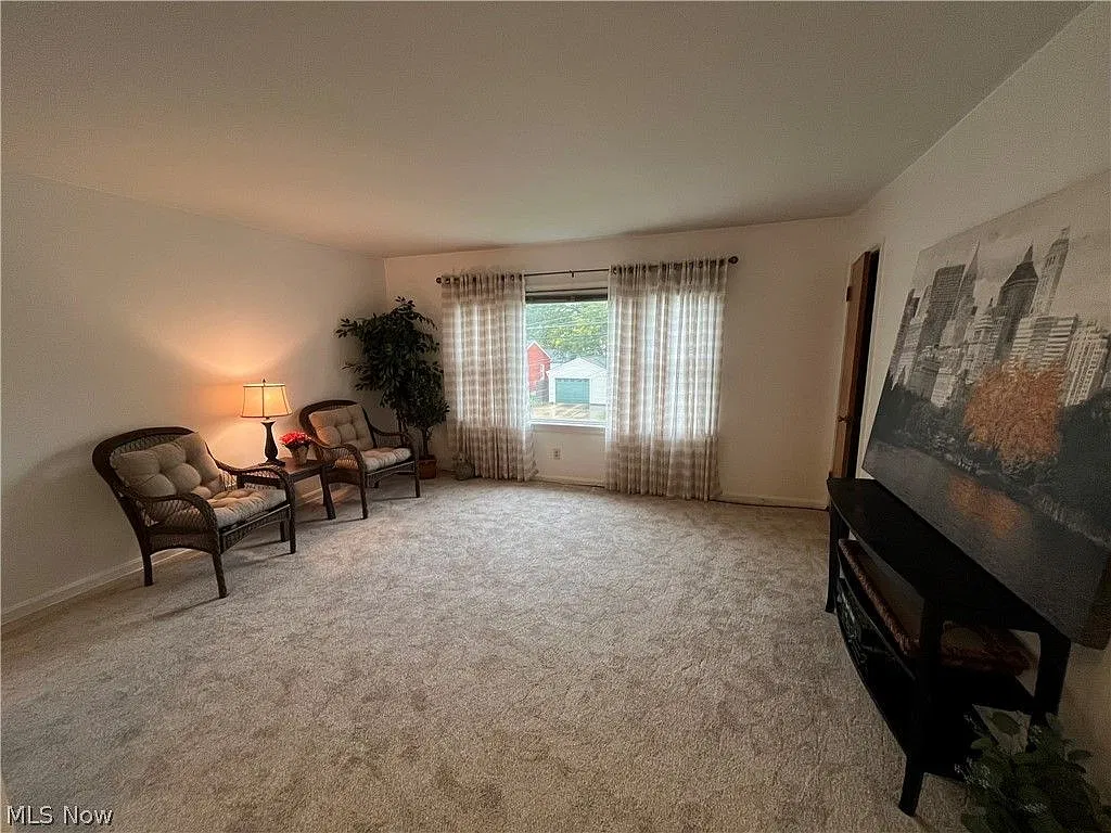 2 bed, 1.0 bath, $1,200 — Photo 3