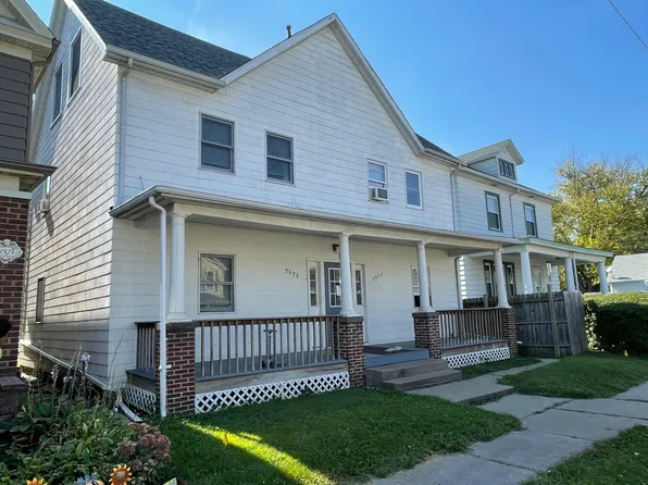 2575 Jackson St, Dubuque, IA 52001