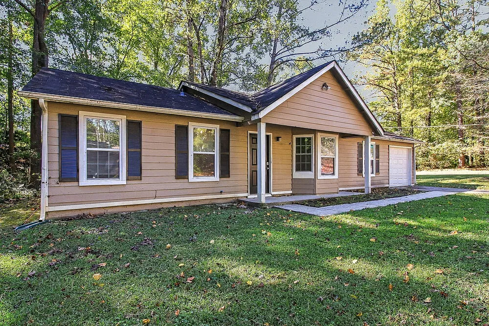 3 bed, 2.0 bath, 1492 sqft, $1,855 — Photo 3