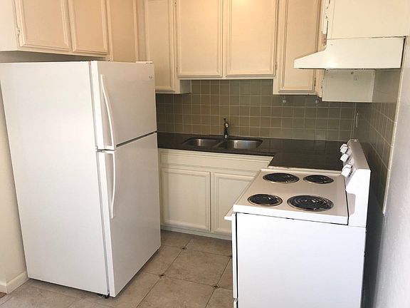 4th image of 155 Lee St APT 1
