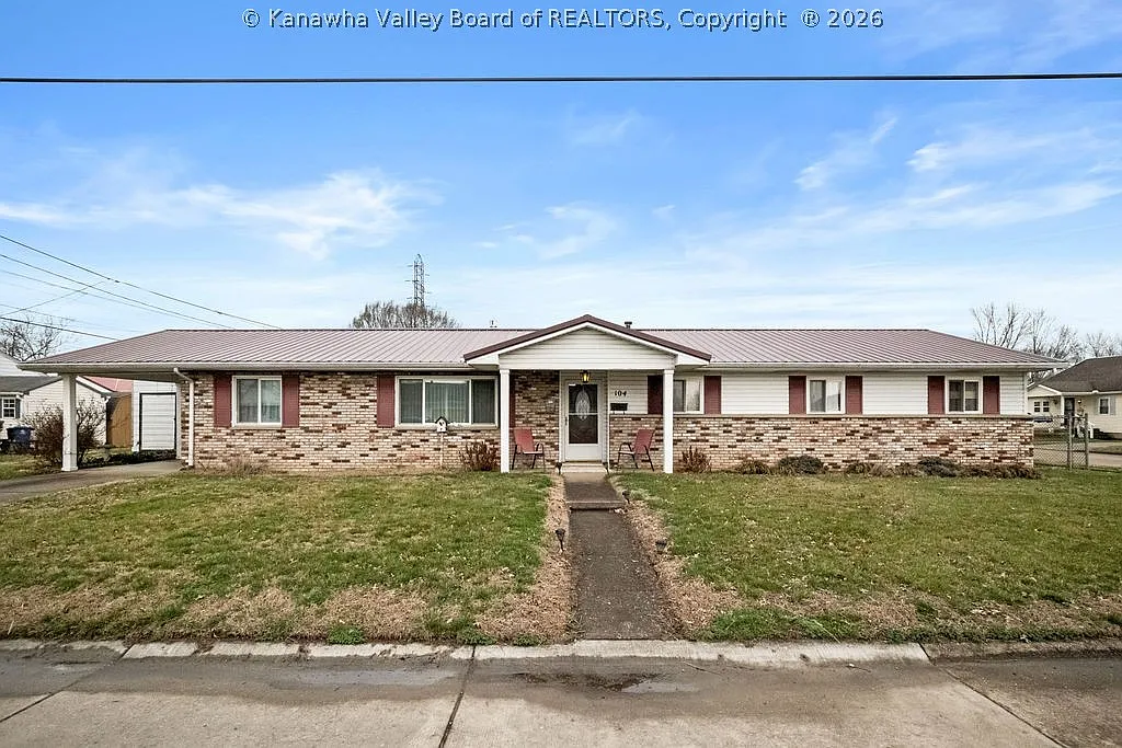 104 Beech St photo 1