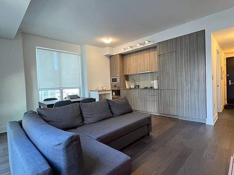 955 Bay St #607 — Photo 7
