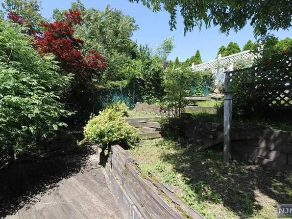 396 Gorge Road image 8 of 9