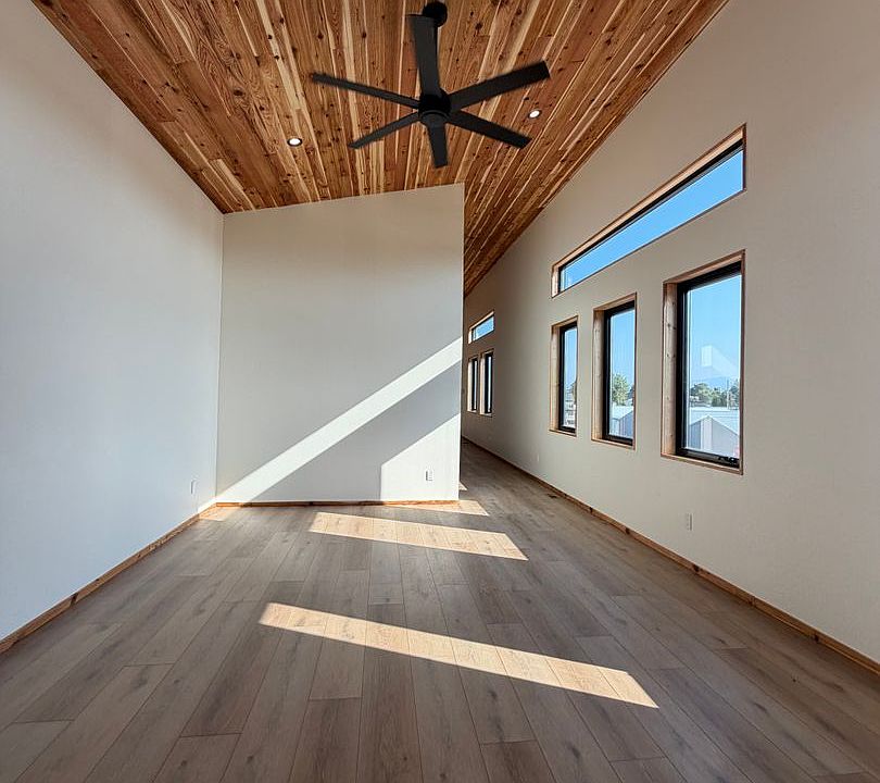 1st image of 23 Sunset Dr