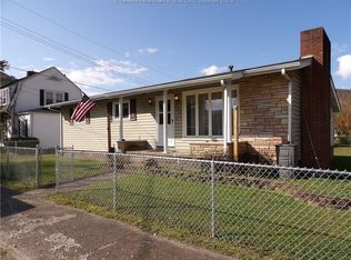 304 Center St, Pratt, WV 25162